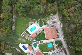 MARINIĆI, GORNJI ZAMET - kuća 180m2 s bazenom i prekrasno uređenom okućnicom 700m2, Viškovo, Casa