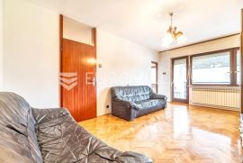 Samobor okolica, Bregana funkcionalan trosobni stan 80m2, Apartamento