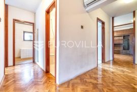 Samobor okolica, Bregana funkcionalan trosobni stan 80m2, Apartamento