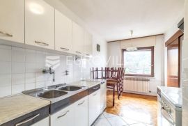 Samobor okolica, Bregana funkcionalan trosobni stan 80m2, Apartamento