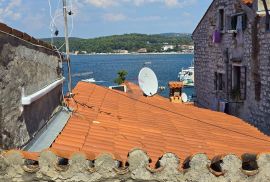 Rovinj,romantična kućica s terasom i pogledom na more iza crkve Sv.Eufemije, Rovinj, Casa