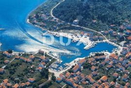 OTOK IŽ, VELI IŽ- Renovirana kuća 70m od mora!, Zadar - Okolica, Casa