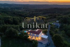 Villa na top lokaciji s panoramskim pogledom na more, Motovun, Kuća