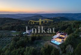 Villa na top lokaciji s panoramskim pogledom na more, Motovun, Kuća