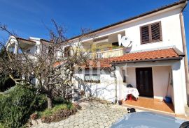 Kuća s pet stambenih jedinica, pogled na prirodu, Poreč, House