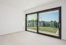 Prekrasna nova vila s bazenom i saunom, 303 m2 - ključ u ruke, Poreč, Casa