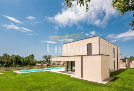 Prekrasna nova vila s bazenom i saunom, 303 m2 - ključ u ruke, Poreč, Casa