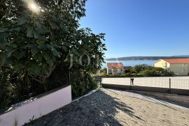 Crikvenica, stan u prizemlju sa 3 parkirna mjesta, Crikvenica, Kвартира