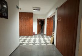 PRODAJA, POSLOVNI PROSTOR, ZAGREB, LUČKO, 473 m2 + 673 m2 dvorište, Novi Zagreb - Zapad, Gewerbeimmobilie