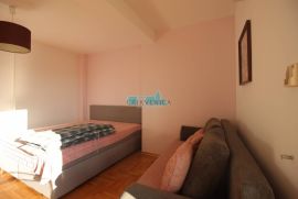 CRIKVENICA - APARTMAN 50 m OD PJEŠČANE PLAŽE!, Crikvenica, Appartment