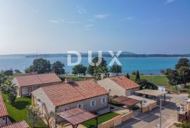 PULA, MEDULIN - luksuzni stan 78m2 u novogradnji 100m od mora, panoramski pogled na more, Medulin, Appartement