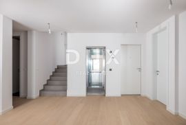 OPATIJA, CENTAR - penthouse u novogradnji s krovnim bazenom iznad centra Opatije, idilično okruženje, Opatija, Flat