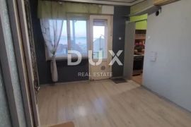 RIJEKA, TRSAT - lijepa etaža s okućnicom i parkirnim mjestom, Rijeka, Appartment