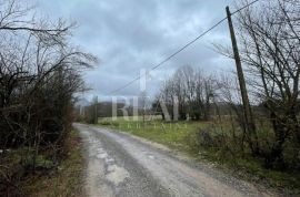 Prodaja građevinskog zemljišta s ucrtanim objektom 2198 m2, Lovinac, Terreno