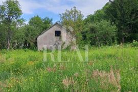 Prodaja građevinskog zemljišta s ucrtanim objektom 2198 m2, Lovinac, Terra