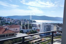 Stan 1S+DB 62 m2 sa garažnim parking mjestom, Seget, Apartamento