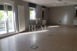 Podmurvice, uredski poslovni prostor od 100 m2 za dugoročni najam, Rijeka, Propiedad comercial