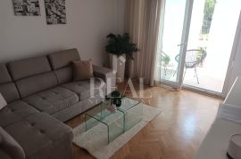 Najam stana s garažom u Opatiji 2S+DB  68 m2, Opatija, Appartment