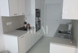 Najam stana s garažom u Opatiji 2S+DB  68 m2, Opatija, Appartment