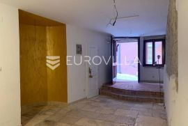 Istra, Rovinj, poslovni prostor 32 m2 - DUGOROČNI NAJAM, Rovinj, Ticari emlak