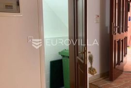 Istra, Rovinj, poslovni prostor 32 m2 - DUGOROČNI NAJAM, Rovinj, Propiedad comercial