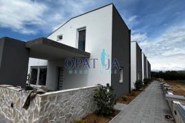 Privlaka, moderna kuća na 2 etaže, Privlaka, House