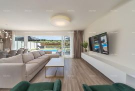 Kuća Prodaje se moderna villa sa bazenom, 360 m2,Poreć, Poreč, Дом