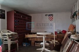 Kuća za odmor PRODAJA Lonjički breg, 706 m2 okućnice, Brckovljani, Casa