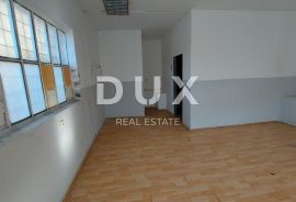 RIJEKA, Draga-poslovni prostor 50 m2 sa parkirnim mjestom, Rijeka, Commercial property