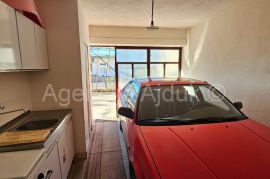 Imotski stan 38,26 m2 + terasa 26,52 m2 centar, Imotski, Appartamento