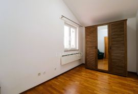 Poreč, okolica, PRILIKA! Dva stana sa vlastitom okućnicom, Poreč, Apartamento