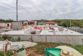 Buje, atraktivan penthouse sa liftom i garažom!, Buje, Appartment