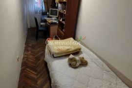 Zemun, Kej, 3.0, 92m2, pr, izvorno stanje, uknjižen ID#1757, Zemun, شقة