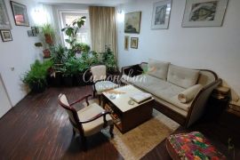 Zemun, Kej, 3.0, 92m2, pr, izvorno stanje, uknjižen ID#1757, Zemun, شقة