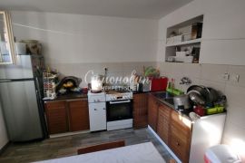 Zemun, Kej, 3.0, 92m2, pr, izvorno stanje, uknjižen ID#1757, Zemun, شقة