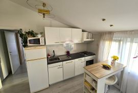 Rovinj,6km od centra,predivan stan s parking mjestom, Rovinj, Appartamento