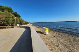 Stan u Novigradu  u prizemlju blizu plaže i mora, Novigrad, شقة