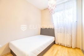 Zagreb, Maksimir, komforan uređeni trosobni stan sa vanjskim parkirnim mjestom, NKP 60 m2, Zagreb, Flat