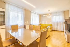 Zagreb, Maksimir, komforan uređeni trosobni stan sa vanjskim parkirnim mjestom, NKP 60 m2, Zagreb, Flat