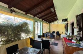 Mali Lošinj - stambeno poslovni objekt, 300m od mora, Mali Lošinj, Casa