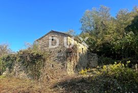 ISTRA, CEROVLJE - Samostojeća ruševna kuća s velikom okućnicom, Cerovlje, Haus