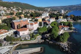 OPATIJA, CENTAR – cijela austro-ugarska vila s privatnom okućnicom odmah uz poznatu ulicu centra Opatije, 90 metara od mora, Opatija, Casa