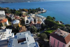 OPATIJA, CENTAR – cijela austro-ugarska vila s privatnom okućnicom odmah uz poznatu ulicu centra Opatije, 90 metara od mora, Opatija, Casa