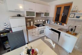 Karin Donji - kuća s 3 apartmana, otvoreni pogled na more! 266000€, Benkovac, Haus