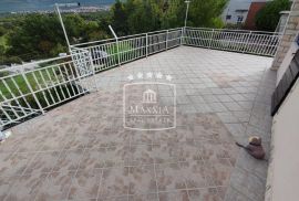 Karin Donji - kuća s 3 apartmana, otvoreni pogled na more! 266000€, Benkovac, Haus