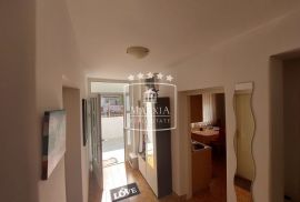 Sabunike - Apartmanska kuća s velikom okućnicom - 398000€, Privlaka, Famiglia