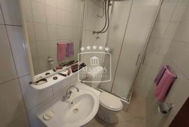 Starigrad - kuća katnica veliki vrt 150m od mora! 350000€, Starigrad, Casa