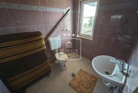 Seline - kuća katnica pogled more cca 150m od mora! 159000€, Starigrad, Casa