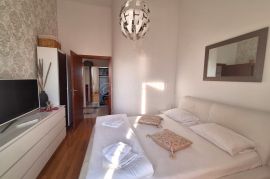 SELCE - APARTMAN S POGLEDOM, 30 M OD MORA!, Crikvenica, Διαμέρισμα