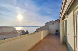 SELCE - APARTMAN S POGLEDOM, 30 M OD MORA!, Crikvenica, Διαμέρισμα